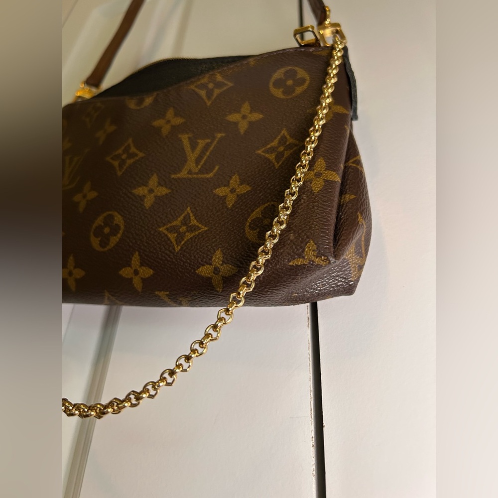Louis Vuitton Brown Monogram Canvas Crossbody Bag with Gold Chain - Picture 7 of 7